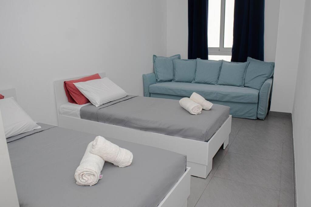 Seafront Two Bedroom Apartment Saint Julian's Εξωτερικό φωτογραφία